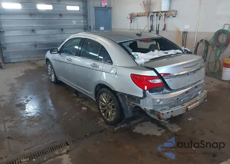 2011 Chrysler 200 Limited z USA, uszkodzony, nr VIN 1C3BC2FG7BN570913